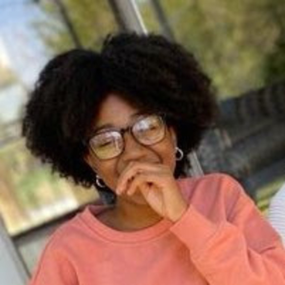 Meet your Posher, Camilla - Picture 1 of 1